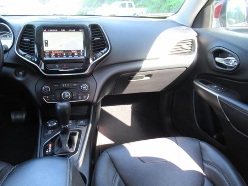 Used 2020 Jeep Cherokee Limited w/ Luxury Group AWD/4WD image 14