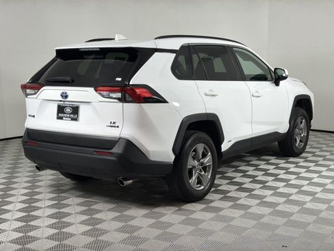 Used 2024 Toyota RAV4 LE image 5