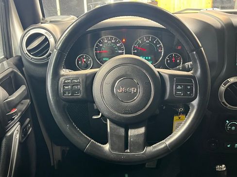 Used 2015 Jeep Wrangler Unlimited Sahara w/ Connectivity Group image 23