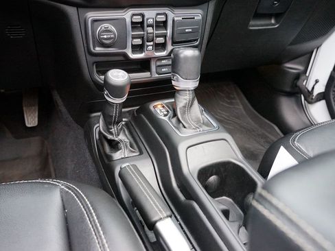 Used 2022 Jeep Wrangler Unlimited Sahara w/ Cold Weather Group image 25