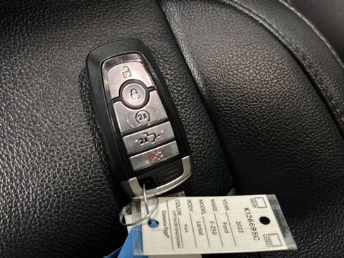 Used 2022 Ford F250 Lariat w/ Black Appearance Package image 36