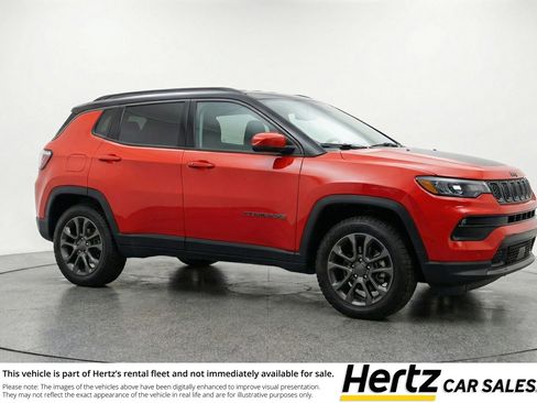 Used 2025 Jeep Compass Trailhawk AWD/4WD image 1