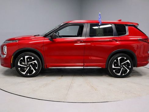 Used 2024 Mitsubishi Outlander SE image 9