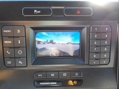 Used 2022 Ford F250 XL w/ Power Equipment Group image 19