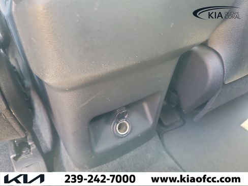 Used 2022 Kia Telluride EX w/ EX Premium Package FWD image 16