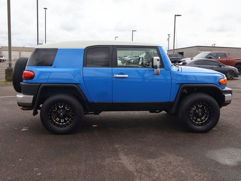 Used 2007 Toyota FJ Cruiser 4WD image 7