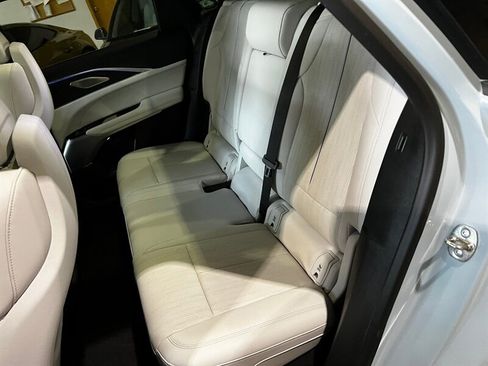 Used 2024 Cadillac Lyriq Luxury AWD/4WD image 20