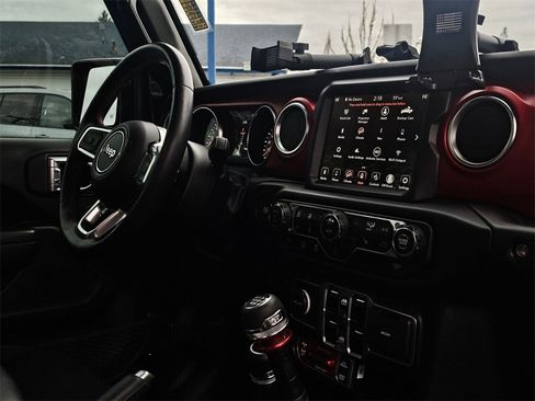 Used 2023 Jeep Gladiator Rubicon w/ Cold Weather Group image 36