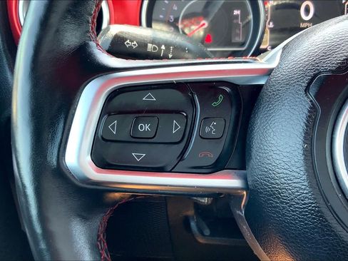 Used 2018 Jeep Wrangler Unlimited Rubicon AWD/4WD image 24
