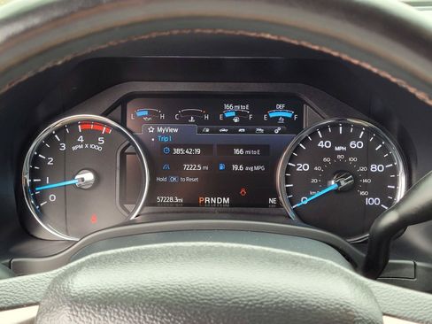 Used 2022 Ford F250 Platinum w/ FX4 Off-Road Package AWD/4WD image 29