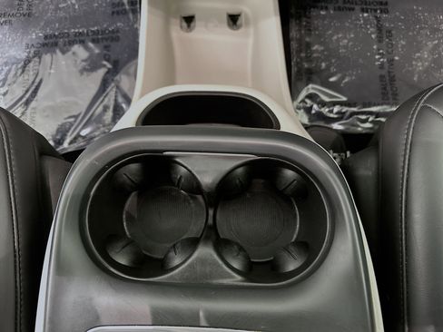 Used 2023 Chrysler Pacifica Touring-L image 22