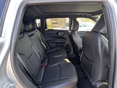 New 2025 Jeep Compass Limited w/ High Altitude Package image 7