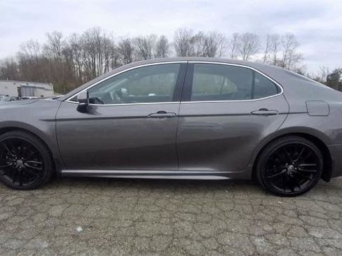 Used 2021 Toyota Camry XSE image 5