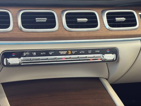 Certified 2022 Mercedes-Benz GLS 450 4MATIC image 42