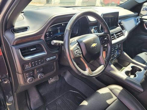 Used 2022 Chevrolet Suburban High Country w/ Premium Package 2 AWD/4WD image 16