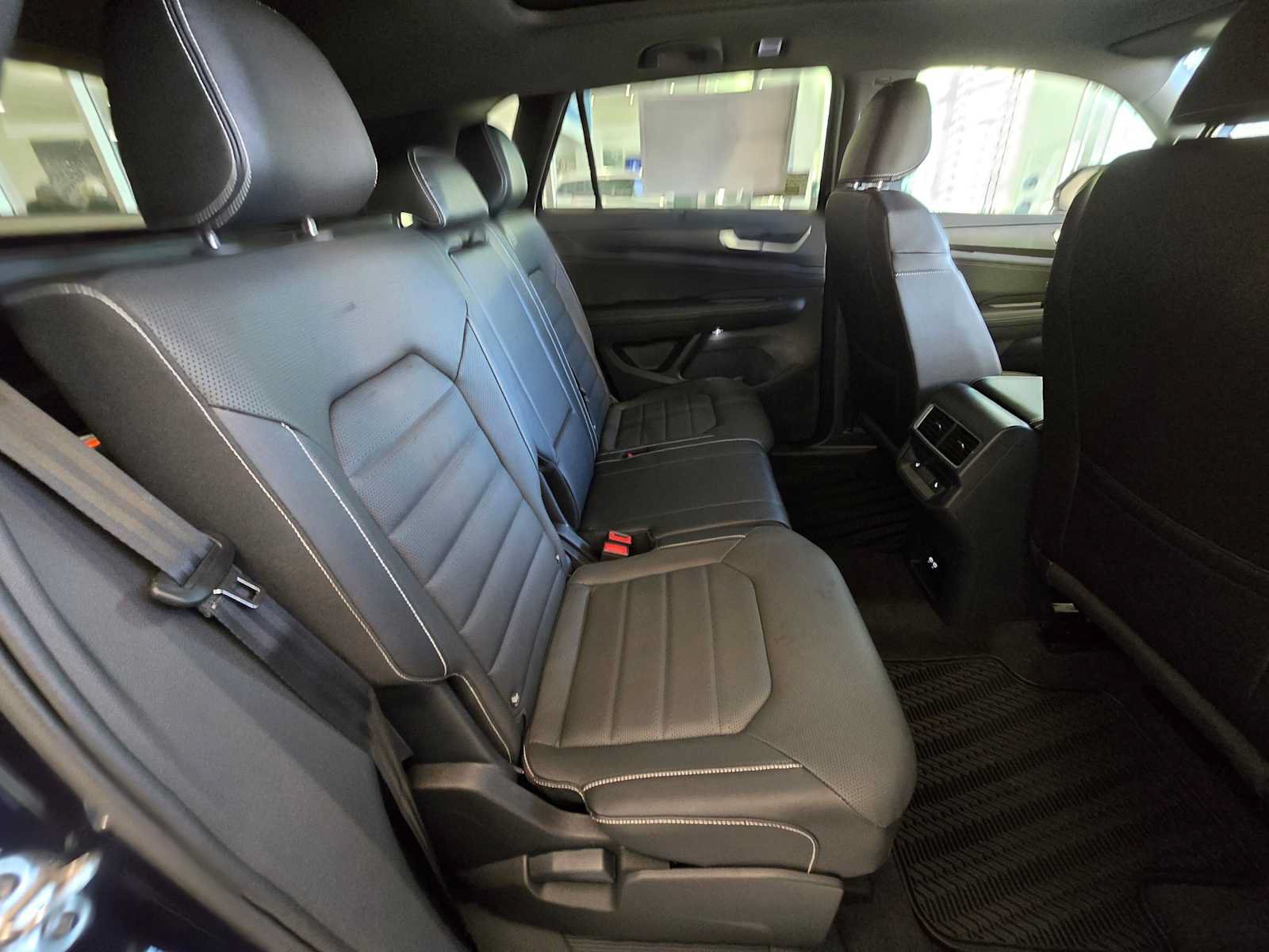 New 2025 Volkswagen Atlas Cross Sport SEL AWD/4WD image 16