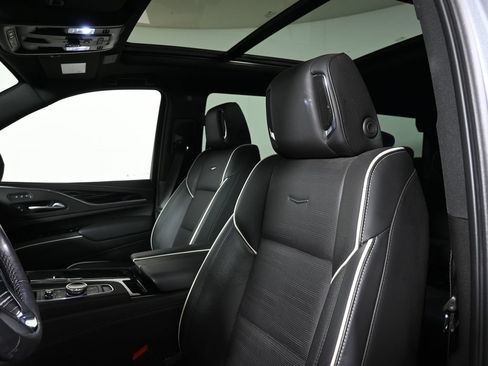 Used 2022 Cadillac Escalade Sport w/ Touring Package AWD/4WD image 6
