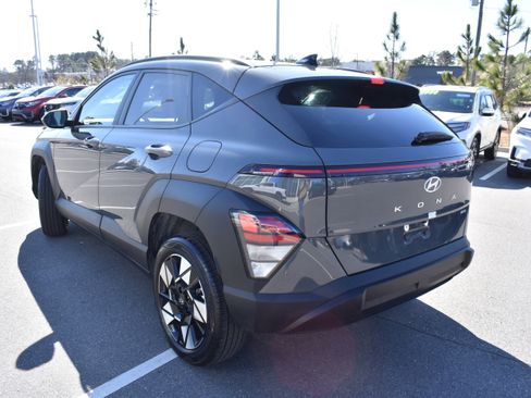 Used 2025 Hyundai Kona SEL image 7