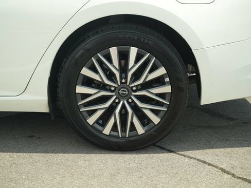 Used 2025 Nissan Altima 2.5 SV FWD image 42
