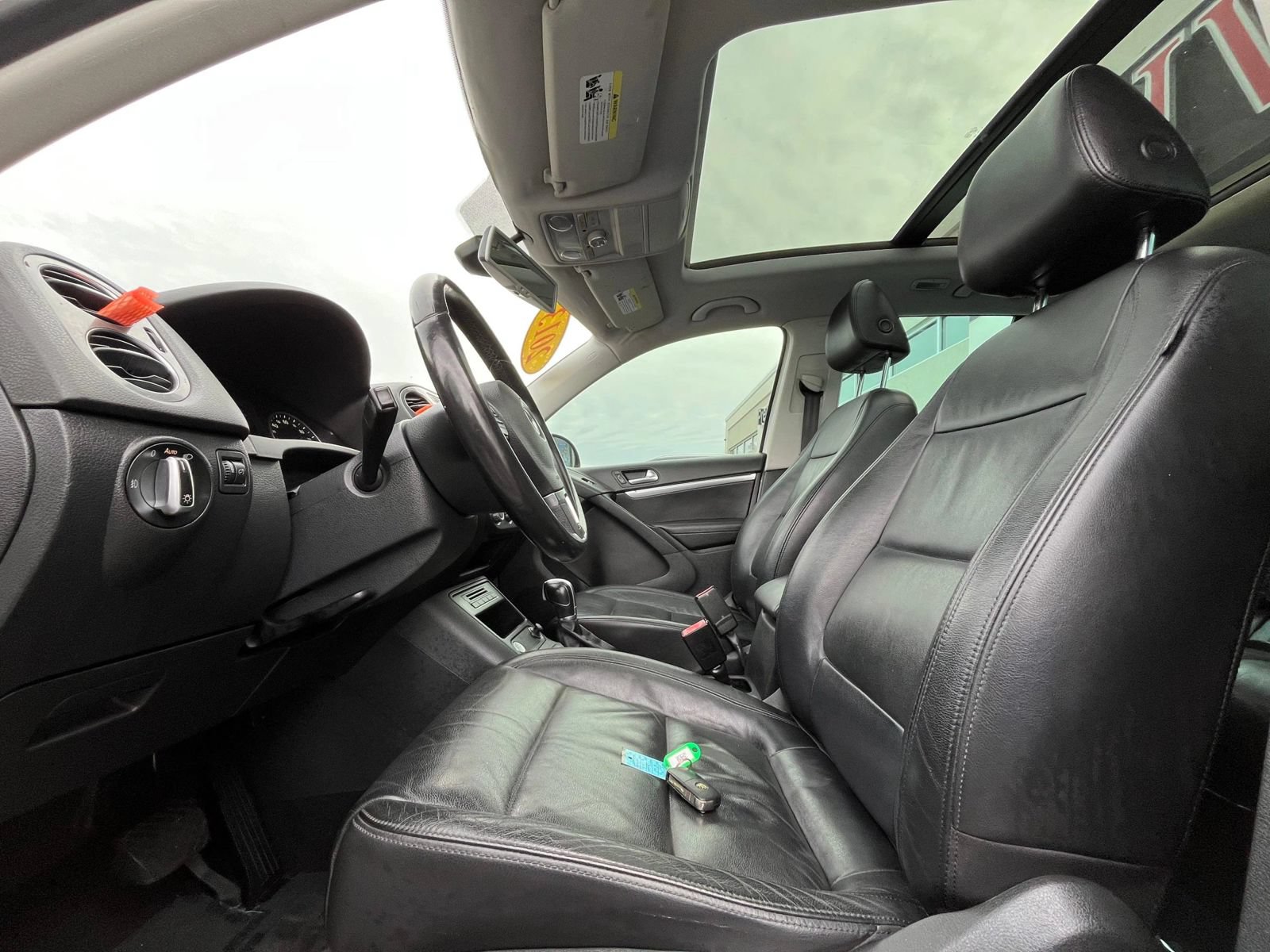 Used 2013 Volkswagen Tiguan SEL FWD image 23