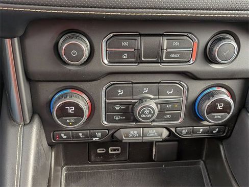 Used 2021 Chevrolet Suburban Premier w/ Premium Package image 24