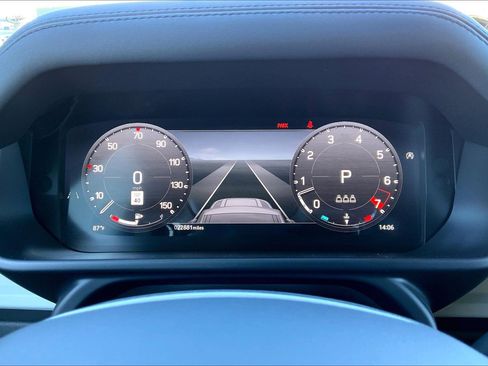 Used 2024 Land Rover Defender 110 S image 25