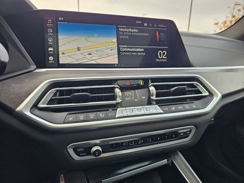 Certified 2022 BMW X5 xDrive40i w/ Parking Assistance Package image 19