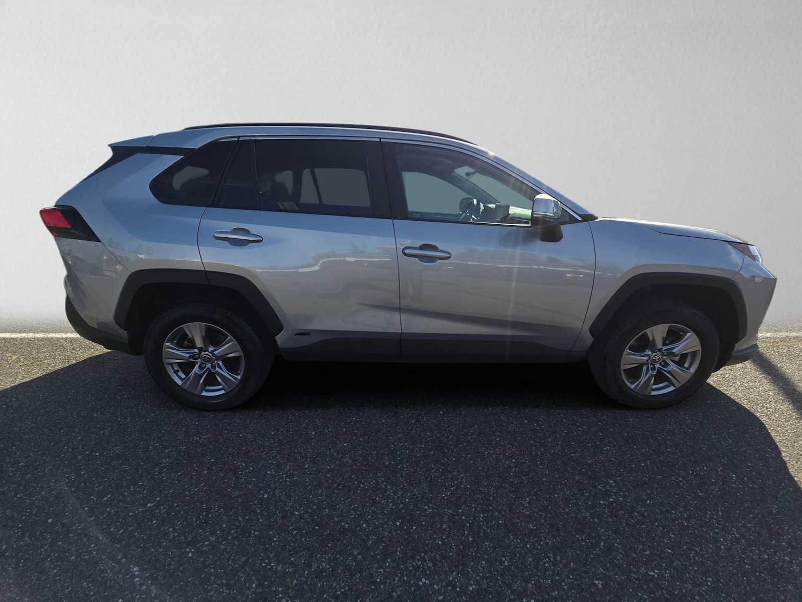 Certified 2022 Toyota RAV4 XLE AWD/4WD image 2