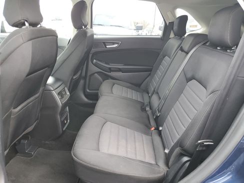 Used 2017 Ford Edge SE image 11