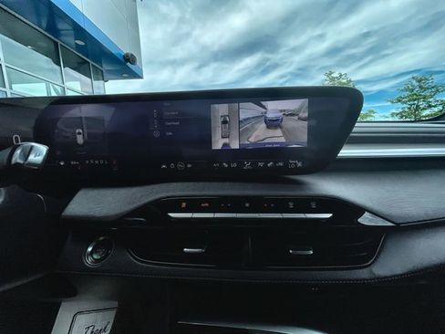 Certified 2025 Buick Enclave Preferred FWD image 15