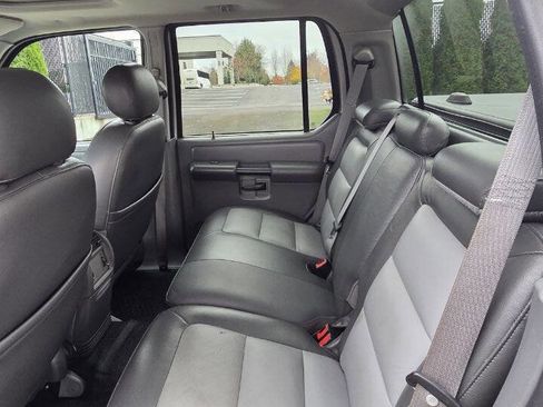 Used 2004 Ford Explorer Sport Trac 4x4 image 11