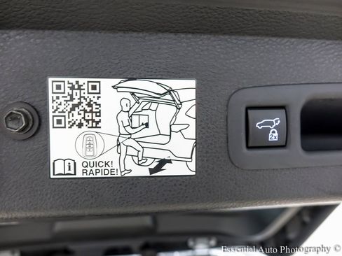 Used 2023 Toyota Sienna Platinum image 22