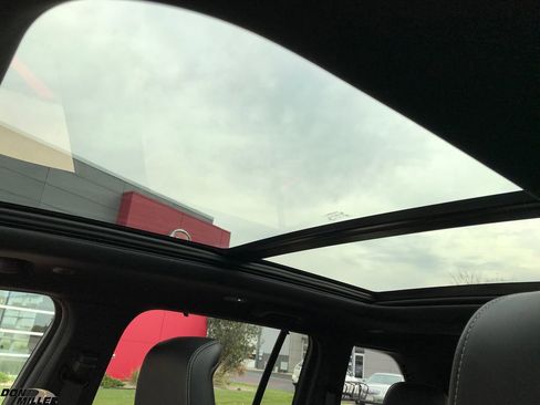 Certified 2023 Jeep Grand Cherokee Overland w/ Luxury Tech Group IV image 28