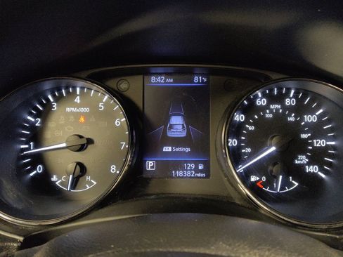 Used 2020 Nissan Rogue SV FWD image 23