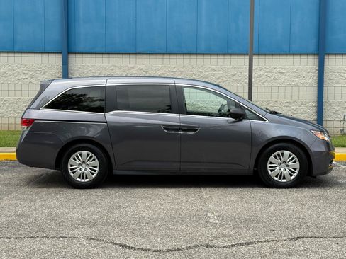 Used 2016 Honda Odyssey LX image 4