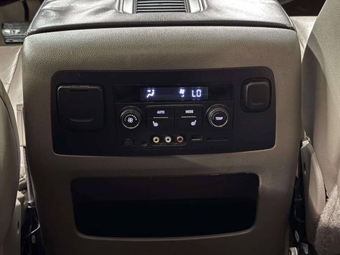 Used 2015 Chevrolet Suburban LTZ AWD/4WD image 27