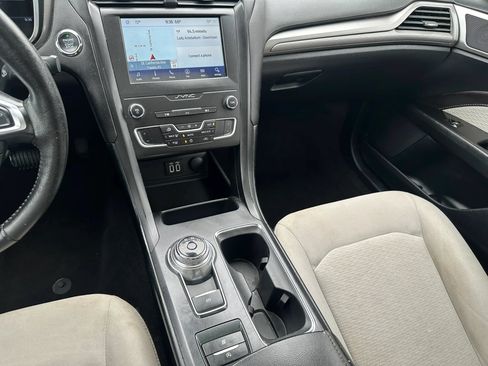 Used 2020 Ford Fusion SE w/ Equipment Group 151A FWD image 16