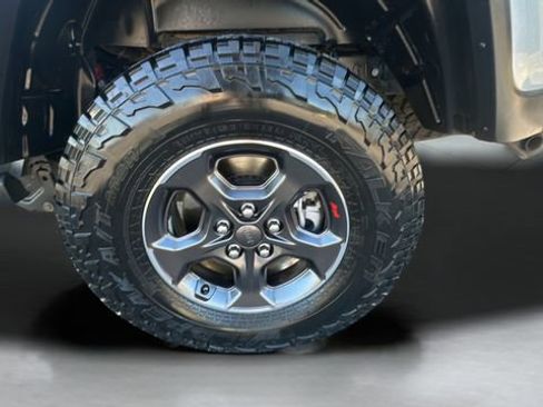 Used 2023 Jeep Gladiator Sport AWD/4WD image 18