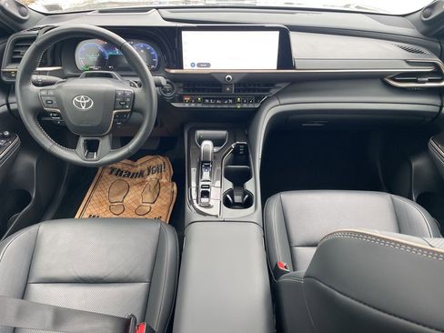 Used 2025 Toyota Crown Platinum image 26