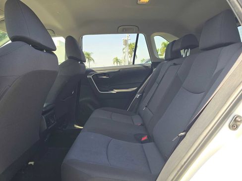 Certified 2020 Toyota RAV4 XLE w/ Carpet Mat Package FWD image 18