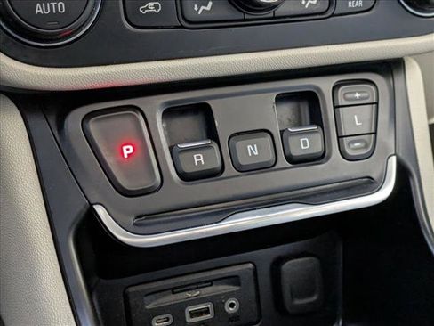 Used 2019 GMC Terrain Denali w/ Advanced Safety Package image 12