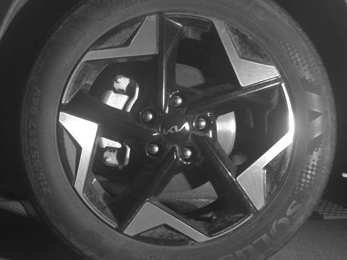 Used 2025 Kia Seltos S FWD image 15
