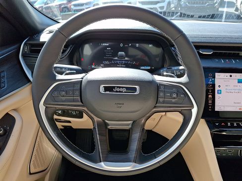 New 2026 Jeep Grand Cherokee Limited image 15