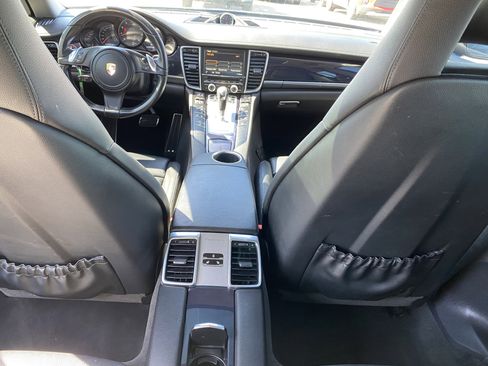 Used 2016 Porsche Panamera image 16