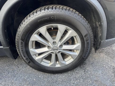Used 2015 Nissan Rogue SV AWD/4WD image 5
