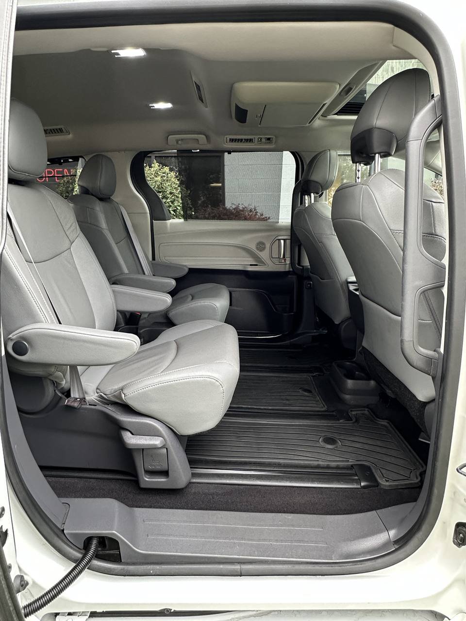 Used 2021 Toyota Sienna Limited AWD/4WD image 25
