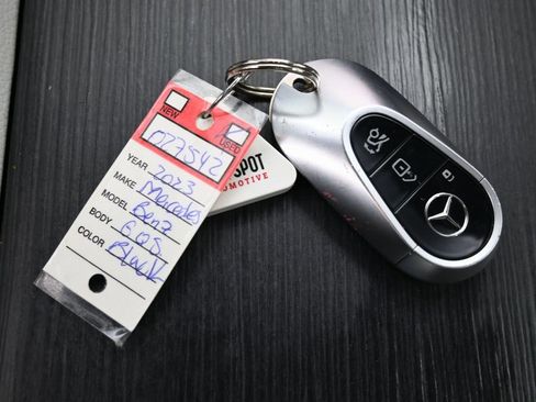 Used 2023 Mercedes-Benz EQS 580 4MATIC SUV image 31