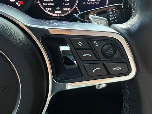 Used 2017 Porsche Panamera RWD image 38