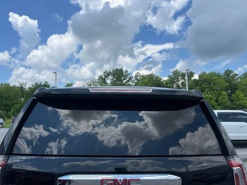 Used 2015 GMC Yukon XL Denali w/ Premium Package AWD/4WD image 13
