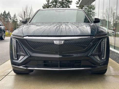Certified 2024 Cadillac Lyriq Sport image 9